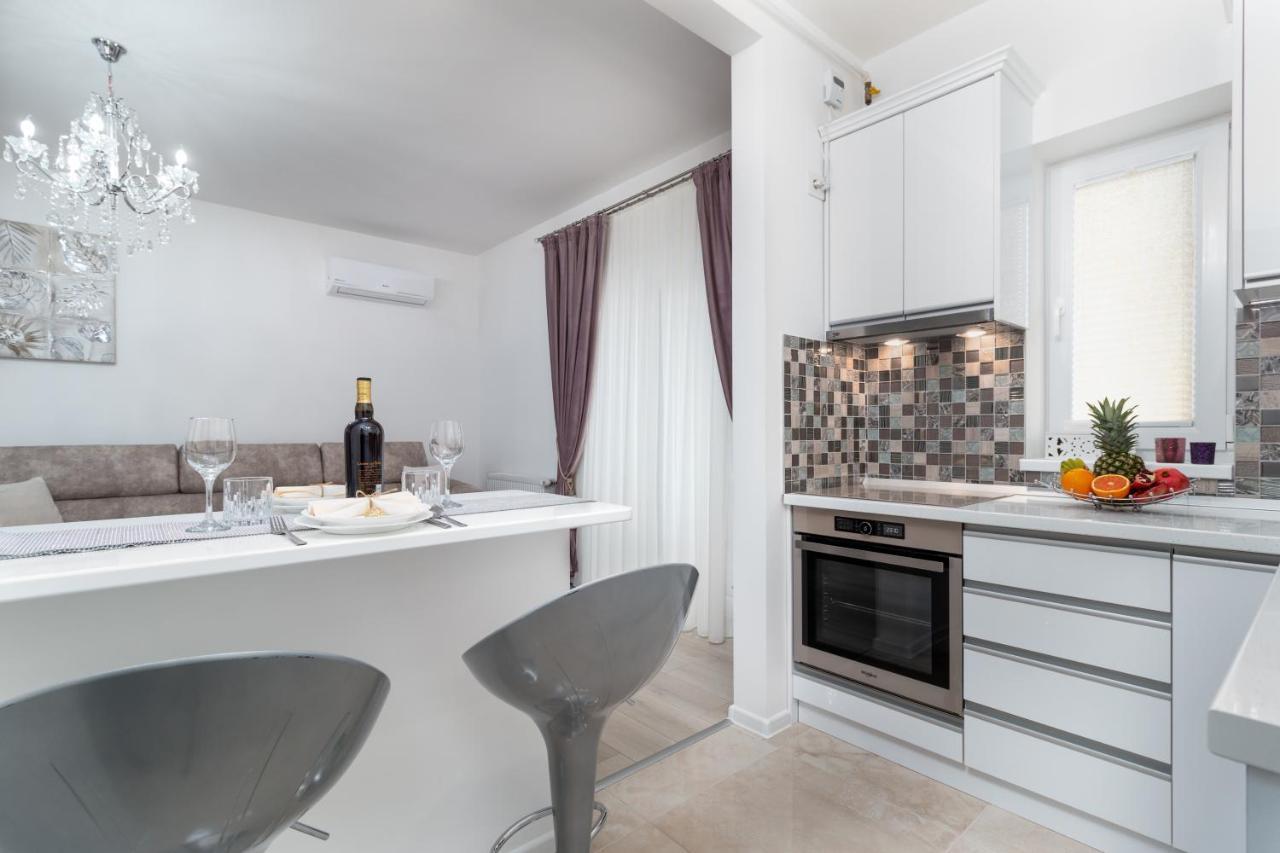 Premier Apartment Luceafarul 拉迪亚 外观 照片